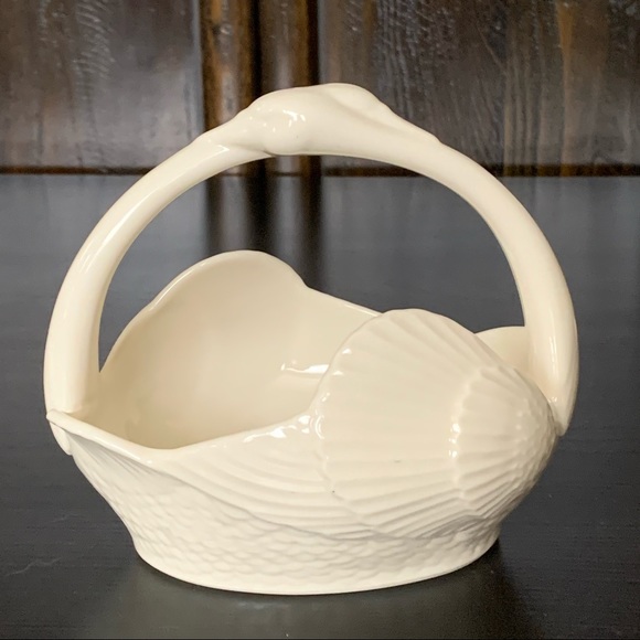 Lenox Open Tail Swan Basket - Picture 10 of 13
